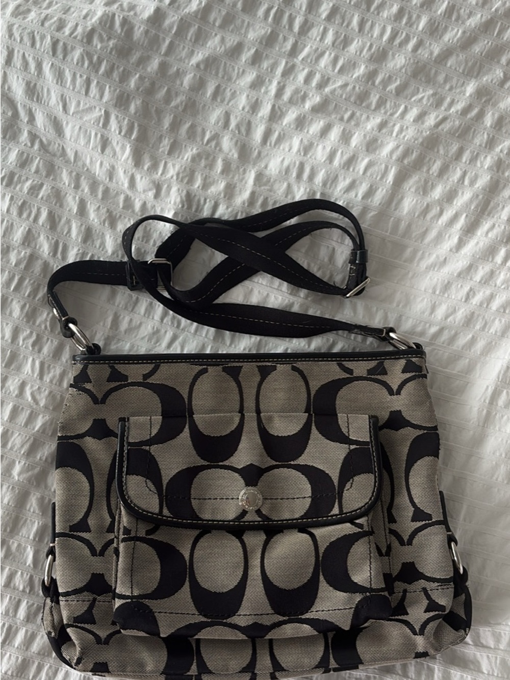 COACH DAISY Signature file bag- Black and Grey